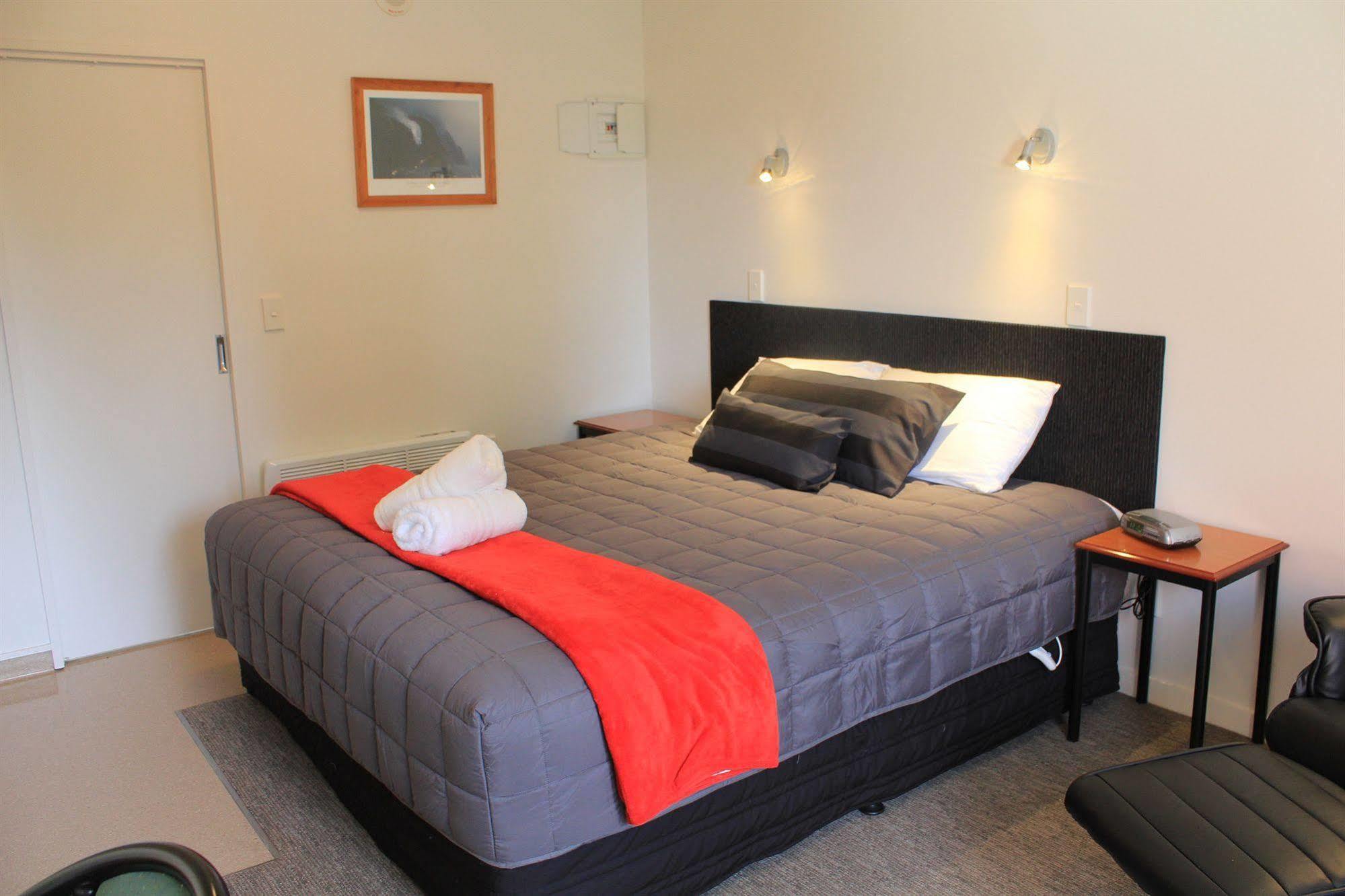 Bella Vista Motel Te Anau Ngoại thất bức ảnh